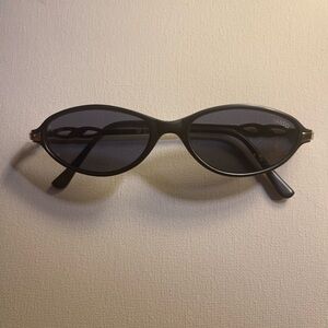 90s Retro vintage oval sunglasses 😎 grey and silver one size